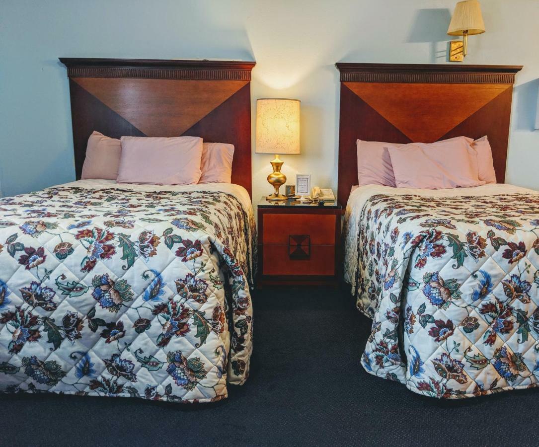 Executive Inn Томсон Екстер'єр фото