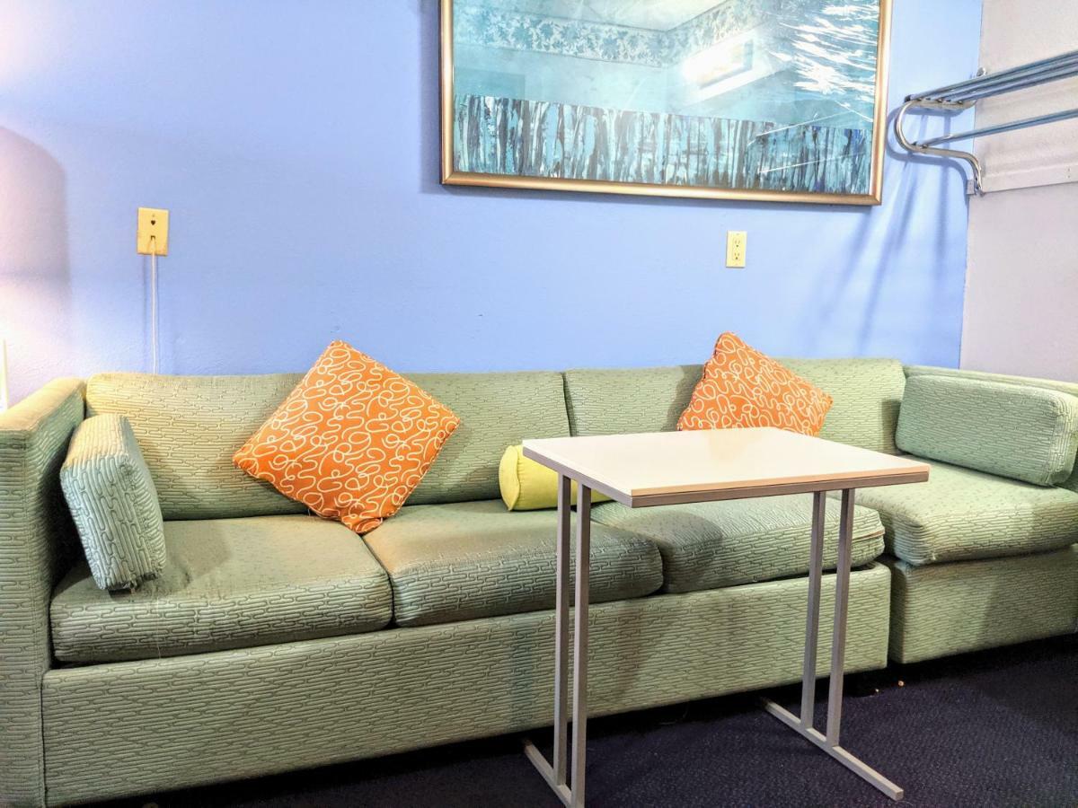 Executive Inn Томсон Екстер'єр фото